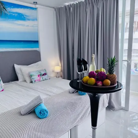 Under The Palm Lejlighed