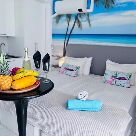 Under The Palm פלאייה דה לאס אמריקס